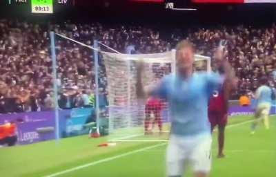 Kevin De Bruyne after assisting Jack Grealish against Liverpool 🎩🩵 [PL 22/23]
