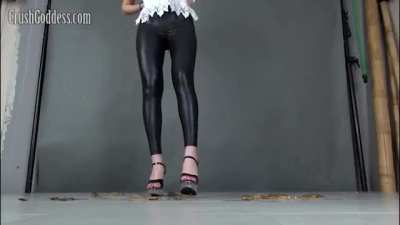 089_Kristina crush crd in hard sandals - Bug Crushed