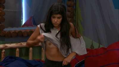 Analyse boob flash while changing 7/9 GIF