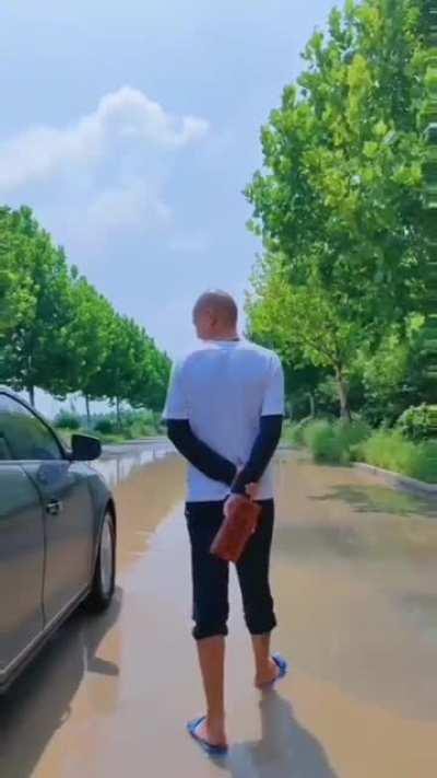 Solution for rainy days with a brick 🤣