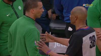 [Highlight] Head Coach Joe Mazzulla not happy about Chris Boucher bumping into him heading into a timeout