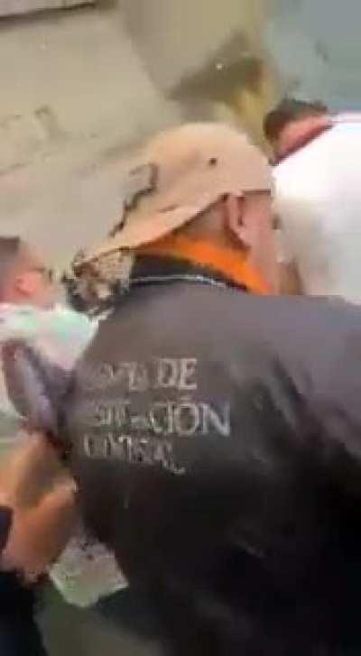 Cuando te bannean del sub de atrás