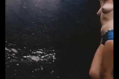 Pat Reilly - Nude on the Moon (1961)