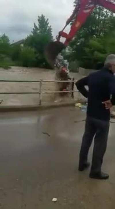 Políticos e suas ações (especialmente em ano eleitoral)