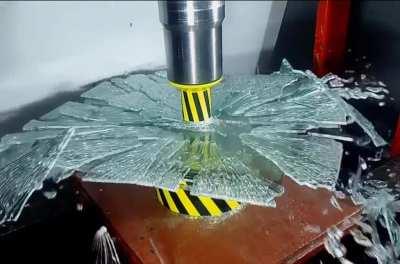 Hydraulic press vs glas