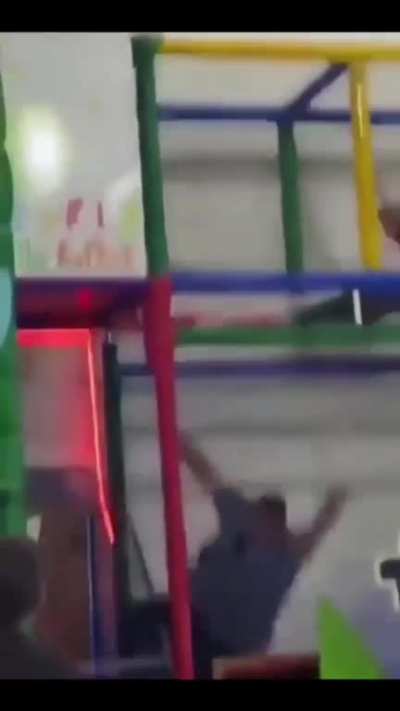 Nunca mais chamo o luan para um festa!