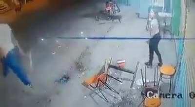 WCGW underestimating a woman strength