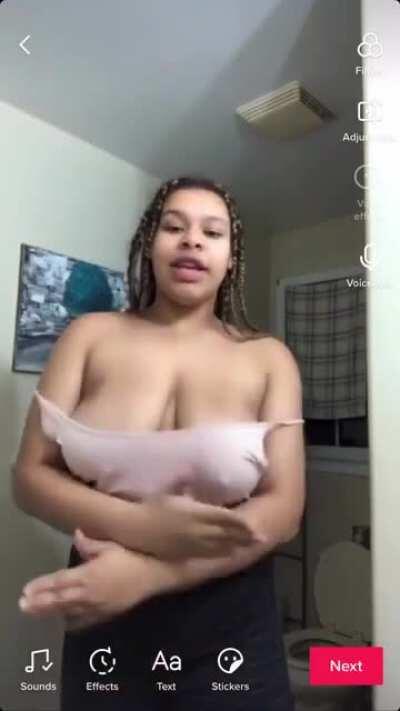 Follow tiktok @cheersomii