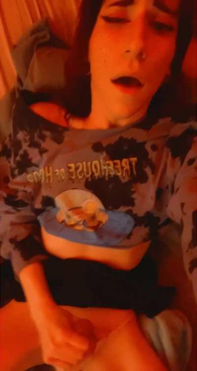 Wanna try some goth girl cum?💜