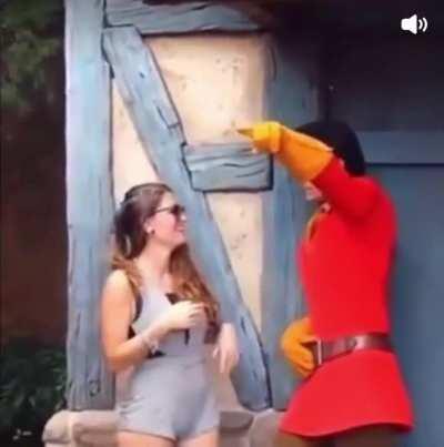 Woman gropes character at Disney World and is immediately rebuffed