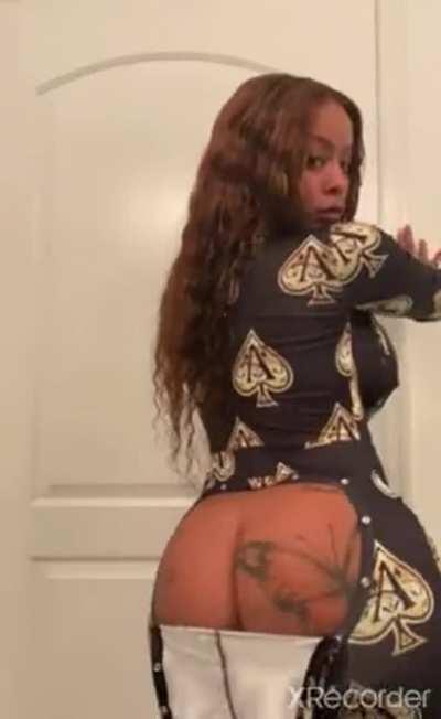 Grab Her 3GB Folder in Comment👇👇