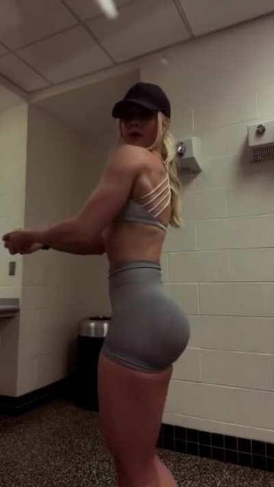 Wait until she turns around...