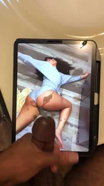 Shooting ropes of cum for Kennedy😩🤤