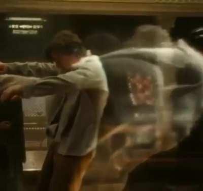 Atinale bien por el bien de todos los hombres que ven esto