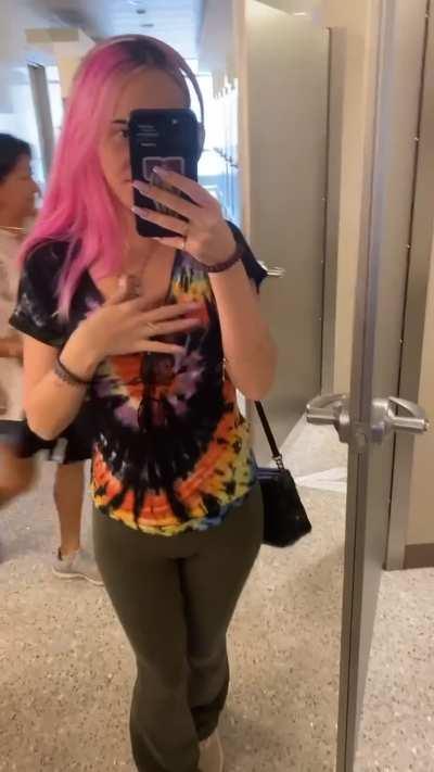 I couldnât resist exposing myself before my flight [gif]