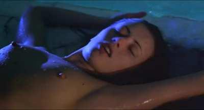 [Topless] [Bush] Loredana Cannata in La Donna Lupo