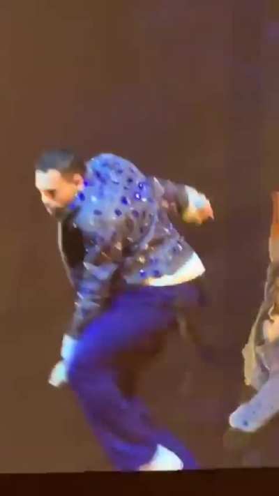 Dance. Voice. Stage. Show. That’s CHRIS BROWN. 🐐🔥