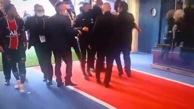 Neymar and Djalo have a fight in the tunnel after the PSG-Lille football match