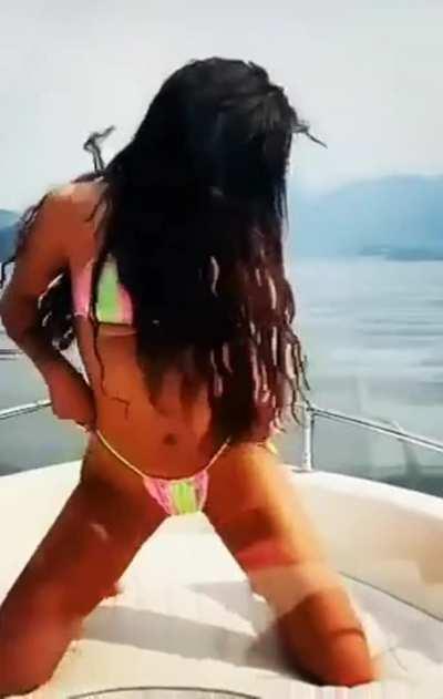Hannah John-Kamen I've never wanted to fuck someone on a boat so badly until now.