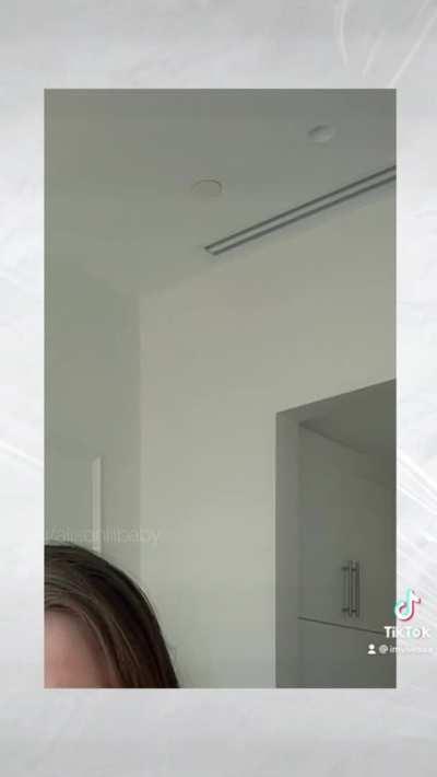 Where are you looking ?😋