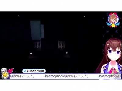 Sora the Fearless forgot to act scared and screamed,apologize to fans ab it lol