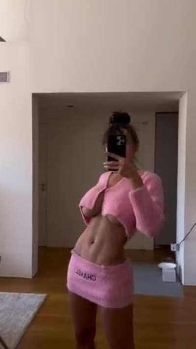 Pretty in pink [GIF]