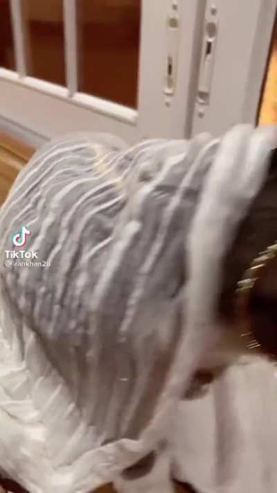 What a beautiful bride 😻