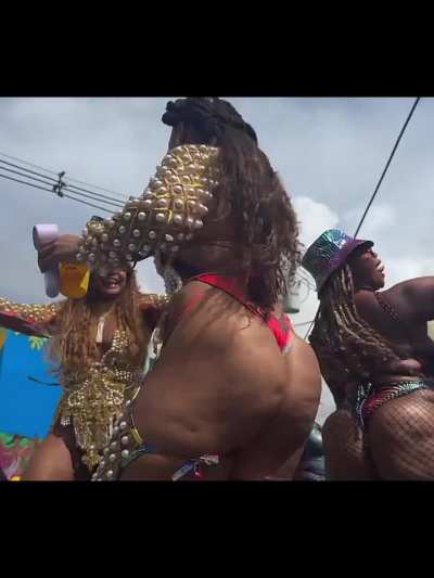 Unreal unseen angle from Chloe yesterday