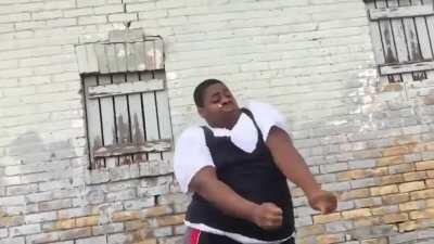 Am I the only one who loves this song? Reminds me of PonPon from Cyberpunk