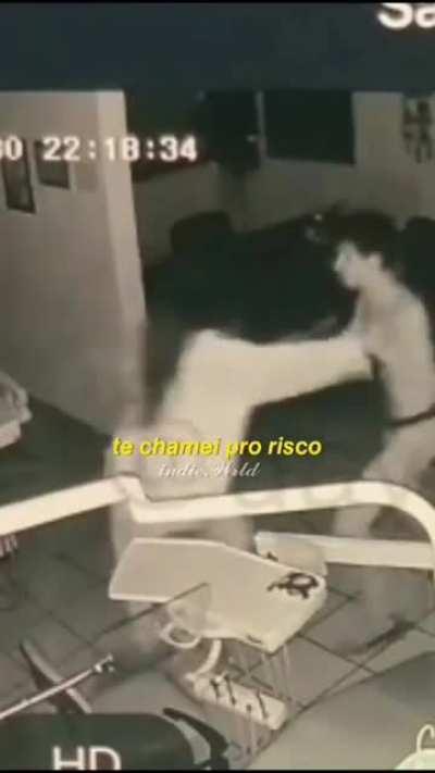 O cara dançou com o demonio, Literalmente