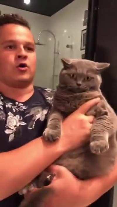 His face though.. xD