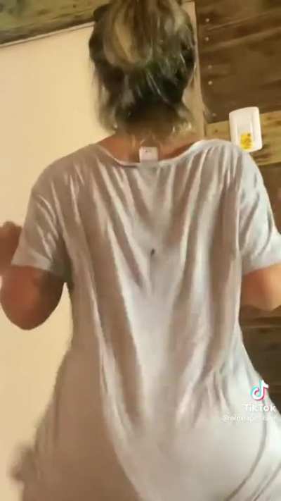 Showing off that she can fuck rough too