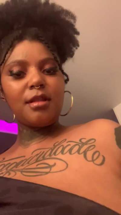 help me papi I need u suck this for me