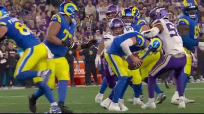[Highlight] The Vikings' defensive fumble recovery for a TD is ruled a forward pass, negating the TD