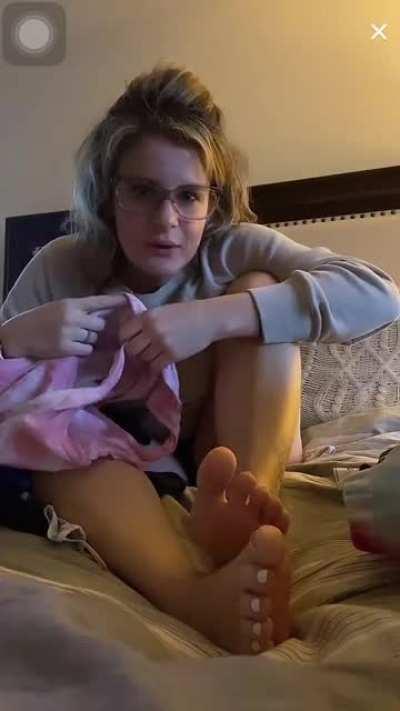 @just.a.mom.being.mom from yesterday!! She is live now!! Part 2