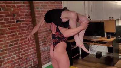 Stretch him 💪🏽