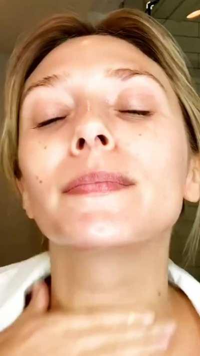 Screenshot to see which Elizabeth Olsen look you get to play with