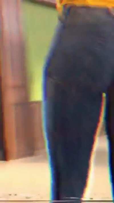 Deepika Padukone's few more ass shots from the BTS of Levi's ad 🍑😍🥵