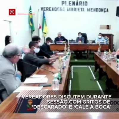 Suco de Brasil: Vereadores de Indiaroba/SE batendo boca durante sessão