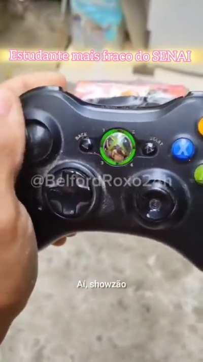 Nego transformou um Xbox num Dreamcast