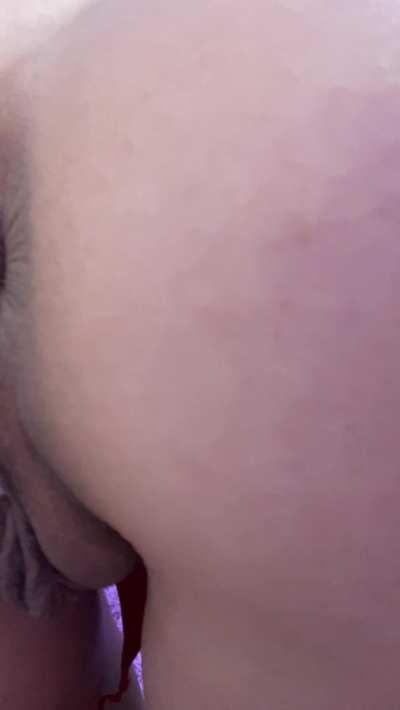 I wanna put my tight asshole I your face so you sniff and lick