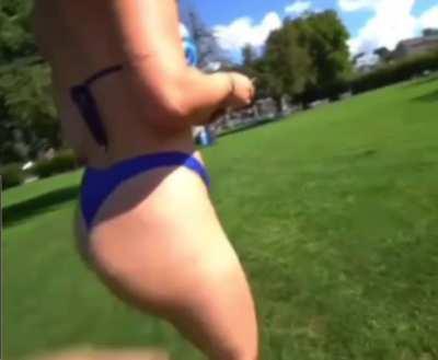 Klatsss🍑 Wat zou ik die graag willen spanken🥵