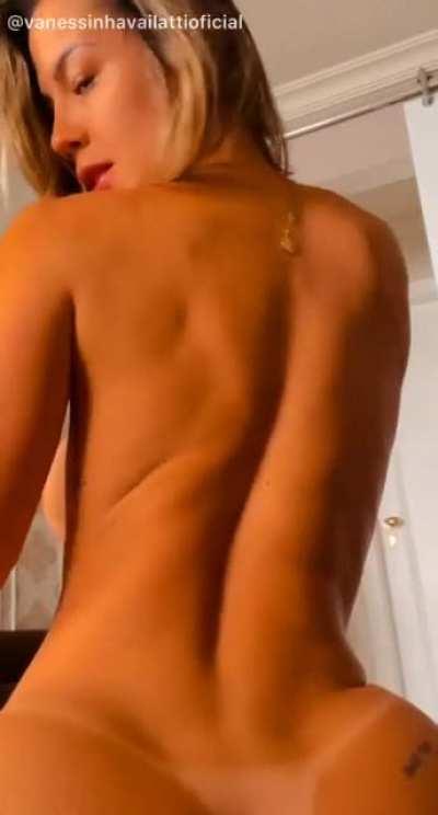 Vanessa Vailatti - Telegram nos comentários