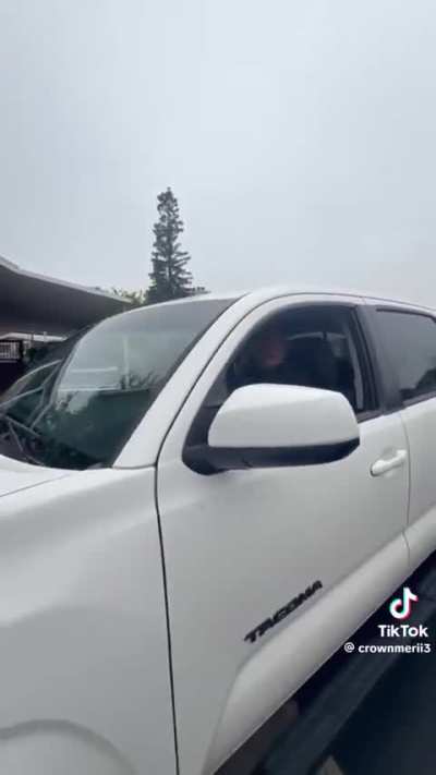 With work ID on FULL DISPLAY 🤦🏾‍♀️