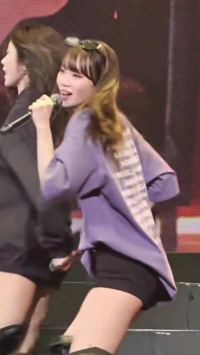 LE SSERAFIM - Chaewon
