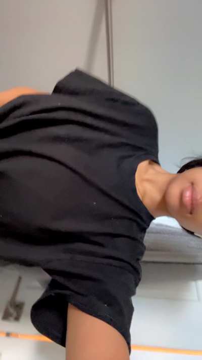 A quick reveal of my college boobs 20F