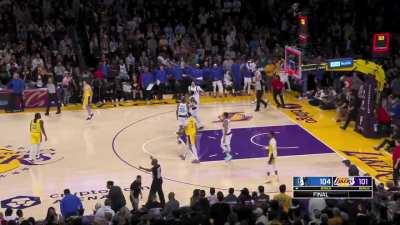 [Highlight] After turning the ball over on the previous possession, LeBron misses the game tying 3 and the Mavs hold on to win