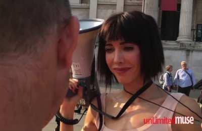 Celebrity European Fingering NSFW Nude Public Pussy Pussy Lips