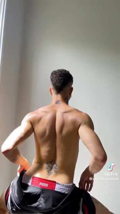 I found this when scrolling through TikTok, Now i follow him on every platform