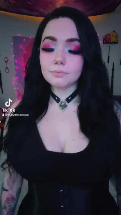 i heard this audio and had to do it…💀🖤